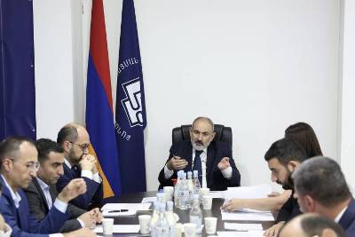 «Հրապարակ». Իշխանության տեղը նեղ է