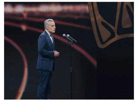 Минобразования Армении на церемонии вручения музыкальной премии «Хазер» вручило певцу Рубену Матевосяну спецприз