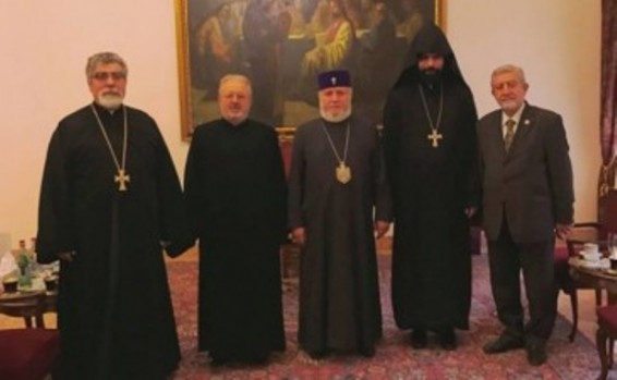 Ամենայն Հայոց Կաթողիկոսն ընդունել է Արամ Աթեշյանին