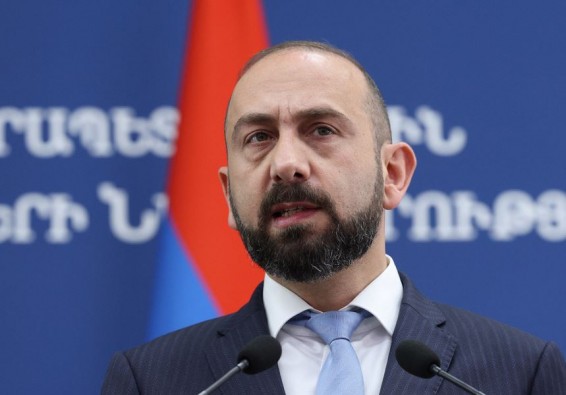 Прогресса нет, но диалог идёт: Мирзоян о переговорах с Баку по мирному договору
