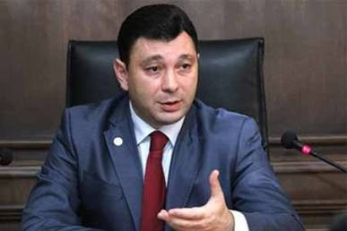 Սերժ Սարգսյանը հաղթական զինադադար է ստորագրել, իսկ Նիկոլը՝ կապիտուլյացիան․ Շարմազանով