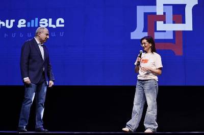«Հրապարակ». Կնոջ թիկունքում քարոզարշավն ու ուղեկցող շրջիկ տգետները