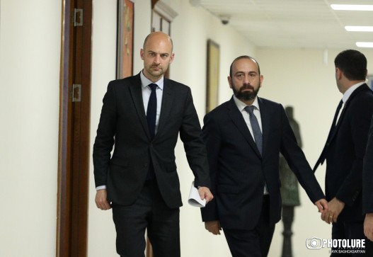 Ֆրանսիան ցանկանում է ֆորմալացնել Հայաստանի հետ ռազմավարական հարաբերությունները. Նախարար