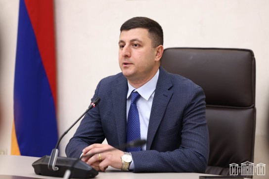 Սրանք պատրաստ են ամենաայլանդակին, միայն թե սեփական իշխանությունն անընդհատ ձգեն