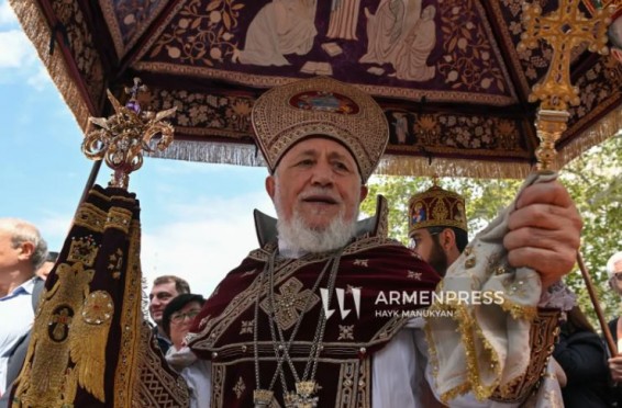 Католикос Всех Армян отправился в Объединенные Арабские Эмираты