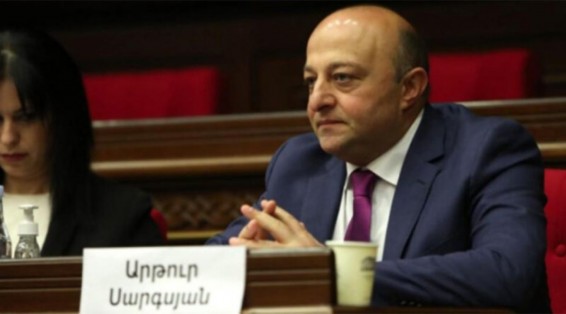 ԱԱԾ դիմակավորված անձինք ապօրինի խուզարկություն են իրականացնում «Հայաստան» խմբակցության պատգամավոր Արթուր Սարգսյանի տանը