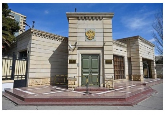 Азербайджанский журналист призвал сжечь посольство России