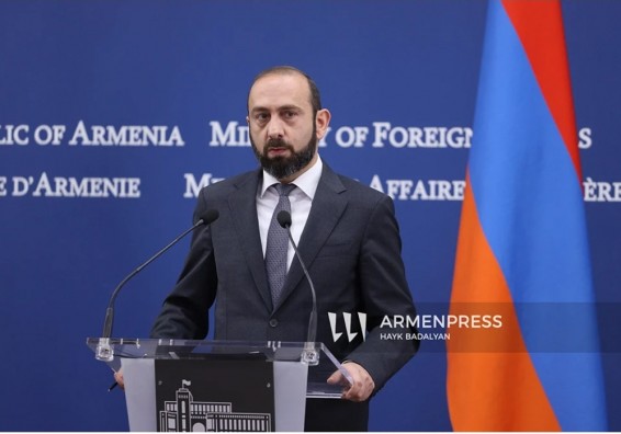 Мирзоян призвал Лаврова не вмешиваться во внутренние дела Армении