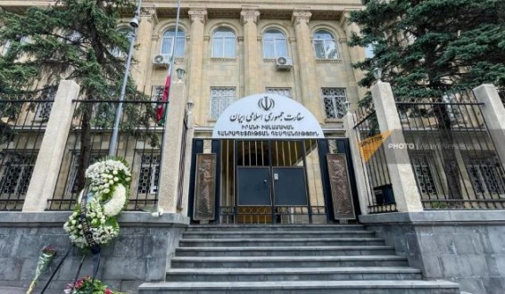 Книга соболезнований открылась в посольстве Ирана в Армении