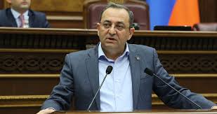 ՊՊԾ գնդի «այլանդակ վարքագիծն ակնառու էր»․ «ՔՊ-ական ոհմակի լայնամասշտաբ գրոհին» միջամտելու փոխարեն փորձում էին զսպել ընդդիմադիրներին. Մինասյան (Տեսանյութ)