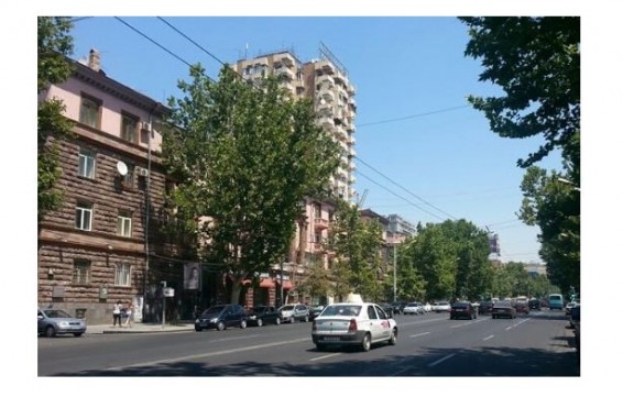 Движение по участкам двух улиц в центре Еревана станет односторонним - мэрия
