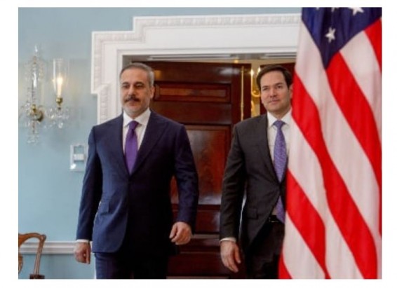 Reuters: Глава МИД Турции заявил госсекретарю США, что конфликт в Сирии должен быть прекращен немедленно
