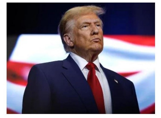The New York Times: Трамп намерен на следующей неделе встретиться с Путиным и организовать встречу с участием Зеленского