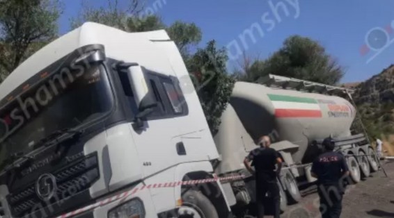 Ցեմենտ տեղափոխող բեռնատարը վթարի է ենթարկվել
