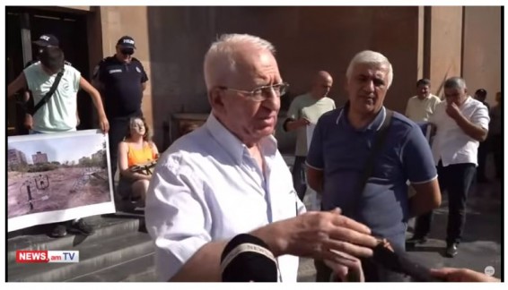 Жители административного района Нор Норк Еревана проводят акцию протеста