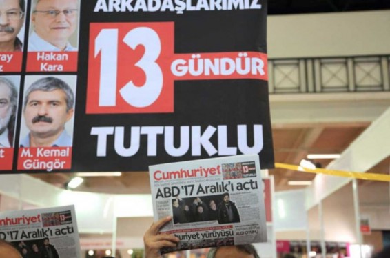 Ստամբուլում գրքի միջազգային փառատոնի շրջանակում ակցիա է անցկացվել` ի պաշտպանություն բանտարկված թուրք լրագրողների