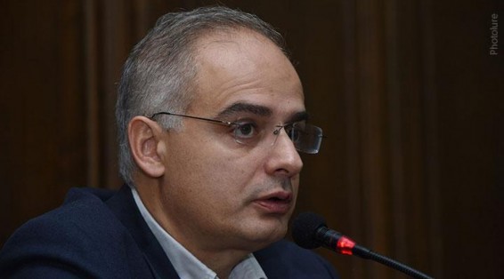 «Տրամադրությունն էն չի, դիմացն էլ ցուրտ է»․ Վարդան Ղուկասյանի առաջարկով չեղարկվել է «Գյումրու օր» տոնակատարությունը