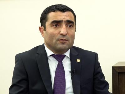 ՀԷՑ-ի պաշտոնյան 8 տարում ստացել է շուրջ 400 մլն դրամ աշխատավարձ. Ռոմանոս Պետրոսյան