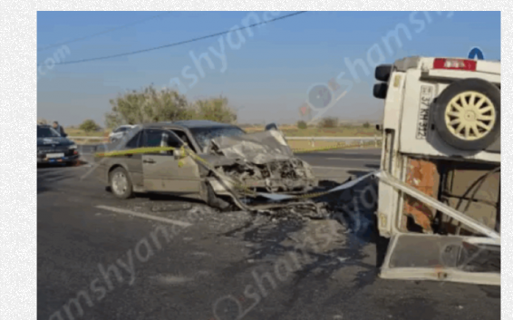 Խոշոր ավտովթար՝ Արմավիրում. բախվել են «Mercedes»-ն ու մարդատար «Գազել»-ը. կա 11 վիրավոր