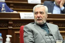 «Ժողովուրդ». Անդրանիկ Քոչարյանը խախտել է ԱԺ կանոնակարգը. հանձնաժողովի անդամները զեկույցին չեն ծանոթացել