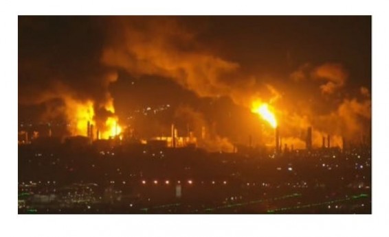На нефтеперерабатывающем заводе  Chevron в Калифорнии вспыхнул крупный пожар