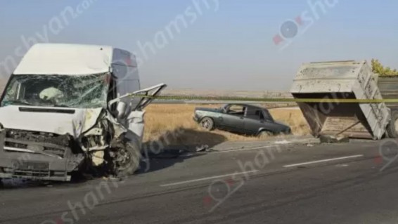Բախվել են «Ford Transit»-ը, «VAZ 2107»-ը և «ZIL» բեռնատարը․ տուժածներ կան