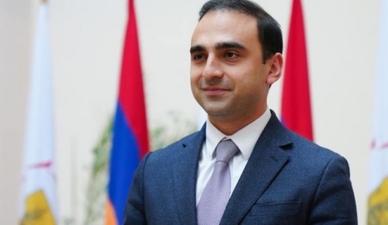 Արթուր Չախոյանը պնդում է, որ քաղաքապետ Տիգրան Ավինյանը 560 հազար դոլար կաշառք է վերցրել