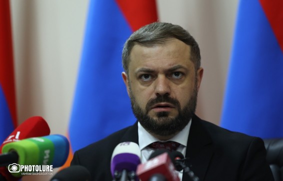 Ապրում ենք ենք որոշ «գողական եկեղեցականների ու գողական ընդդիմադիրների» հետ. Գևորգ Պապոյան