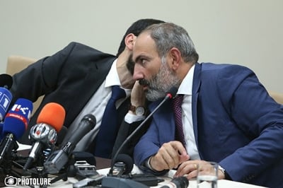 «Իրավունք». Փնտրվում են «կռիսներ». «Հարկ եղած դեպքում ժուչոկներ դրեք, որ հասկանանք՝ ով ում բարեկամն է»