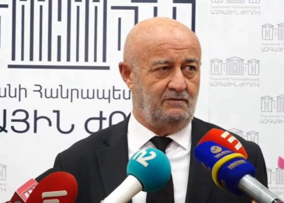 Հասարակությունը հիվանդ է, Նիկոլ Փաշինյանն էլ․ ուղղակի սինդրոմները իր վրա կարող է քիչ են ազդում, որովհետև ինքն ուժեղ անձնավորություն է. Հովիկ Աղազարյան