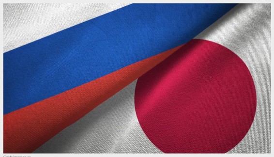 Такаити: Япония будет стремиться к заключению мирного договора с Россией