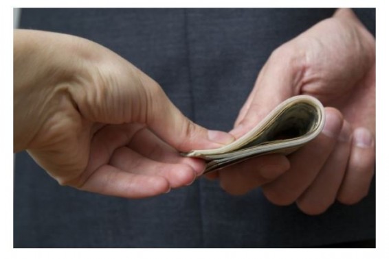 Сотрудник Единой соцслужбы в Армении обвиняется в получении взятки и мошенничестве