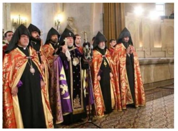 «Грапарак»: Высокопоставленные священнослужители принимают контрмеры против властей