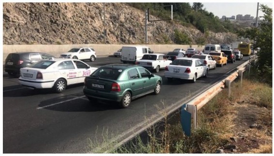 Мэрия спохватилась после разноса Пашиняна: как решат проблему пробок в Ереване