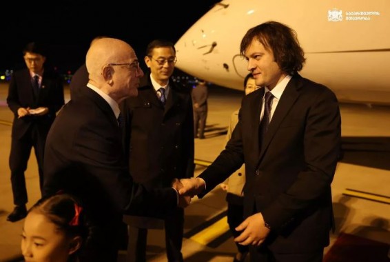 Премьер-министр Грузии прибыл в Китай