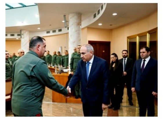 Премьер-министр и представители руководящего состава ВС Армении обсудили вопрос модернизации армии