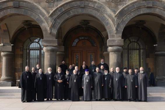 Ամենայն Հայոց Կաթողիկոսը օրհնել է Կոտայքի թեմի հոգևորականներին և պատգամել շարունակել հոգեփրկչական առաքելությունը