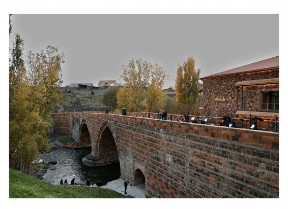 Самый старый мост Еревана X-XIII вв. открылся после реставрации