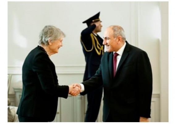 Премьер-министр Армении принял главу Глобального фонда лидерства Хелен Кларк
