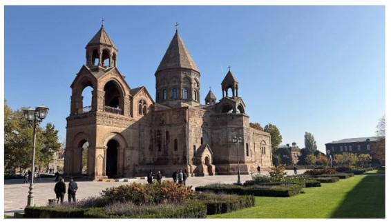 Попытки расколоть ААЦ недопустимы - заявление конгрегации Первопрестольного Эчмиадзина