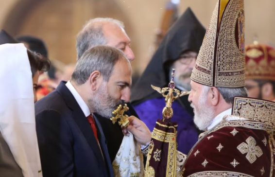 Երկրի ղեկավարին բացարձակ չի հետաքրքրում Կաթողիկոսը երեխա ունի, թե՝ ոչ. նման հարցադրումները հրապարակից պետք է դուրս նետվեն. Արշակ արքեպիսկոպոս