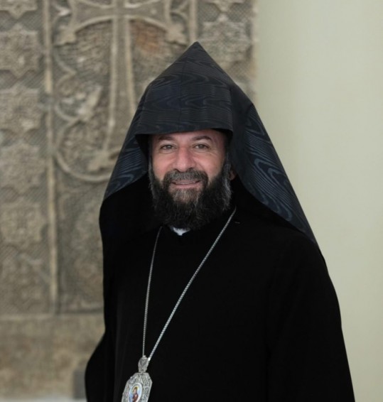 Գարեգին Երկրորդը Հայաստանյայց Առաքելական Սուրբ Եկեղեցու օրինական, կանոնական և լիիրավ գահակալն է. Հունաստանի հայոց թեմի առաջնորդ