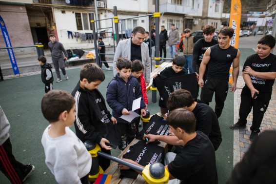 Հայաստանի սթրիթ վորքաութ ֆեդերացիայի ատլետներն իրականացրել են ցուցադրական ելույթներ և բացօթյա անվճար մարզումներ