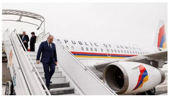 Почему борт Пашиняна не смог сесть в Москве?