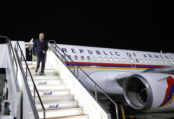 Самолёт Пашиняна не смог сесть в Москве и ушёл на запасной аэродром