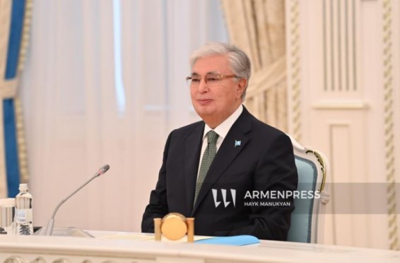 Астана надеется, что Ереван и Баку подпишут мирный договор как можно скорее - Токаев