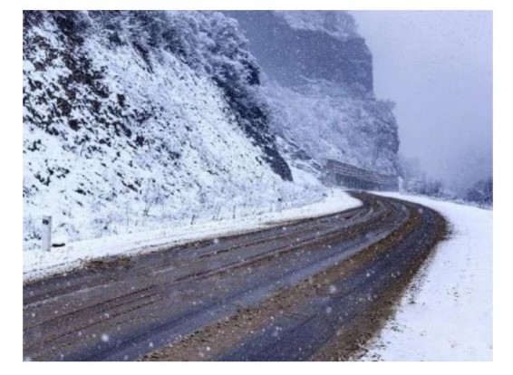 В Джермуке, на перевале Варденяц и на трассе Сараван-Зангер идёт снег