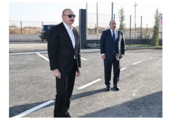 Алиев принял участие в открытии «парка победы» в оккупированном Степанакерте