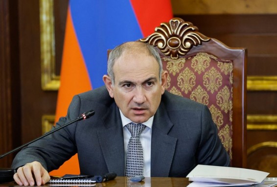 Пашинян допустил выражение протеста при упоминании имени Католикоса в армянских церквях