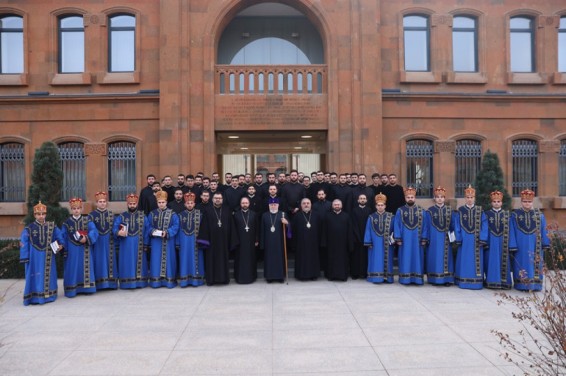 Բոլոր ժամանակներում Եկեղեցին հանդիպել է տարբեր մարտահրավերների, որոնք հաղթահարվել են նվիրյալ եկեղեցականաց հանձնառու և անսակարկ ծառայութան շնորհիվ. Վեհափառ